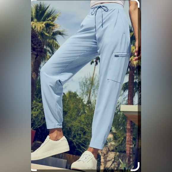 Women's Athleta Go Far Travel Pant - Picture 1 of 10